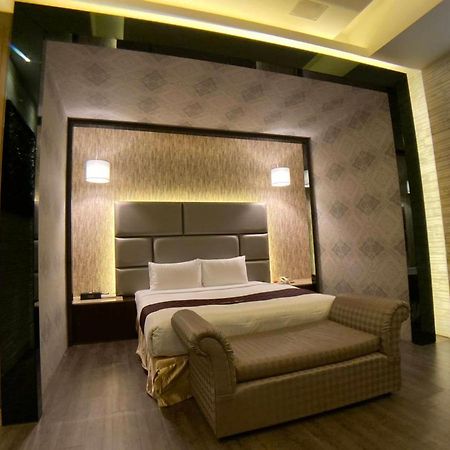 Moonshy Boutique Motel Taichung Exterior photo