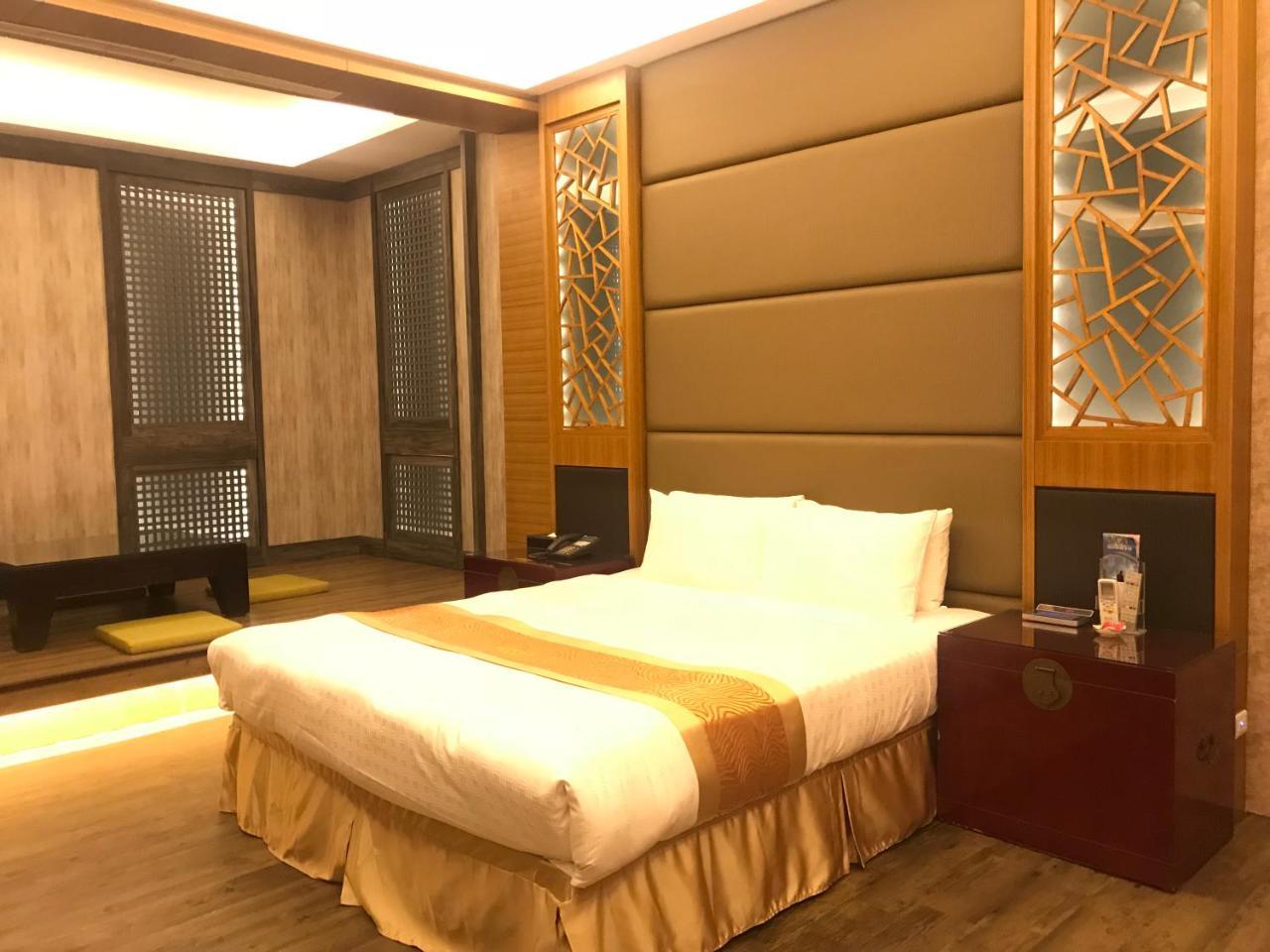 Moonshy Boutique Motel Taichung Exterior photo