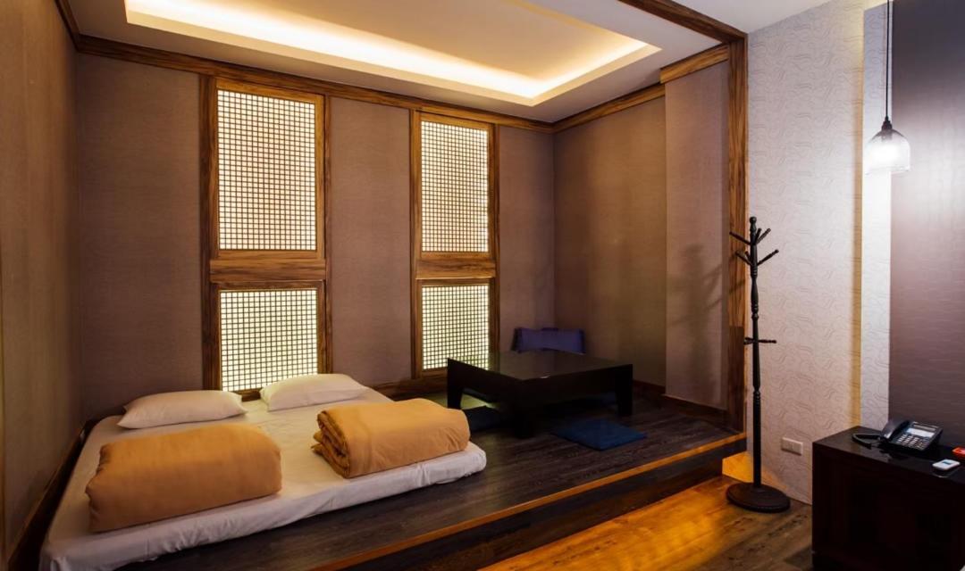 Moonshy Boutique Motel Taichung Exterior photo